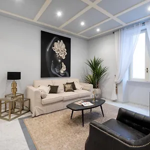 Divo - Spanish Steps Apartment